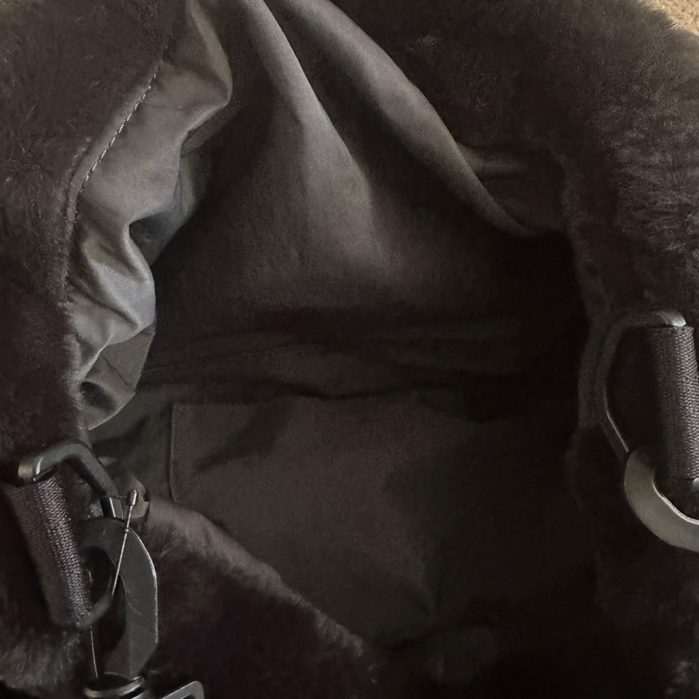 Nike Furry Handbag - Picture 4 of 4